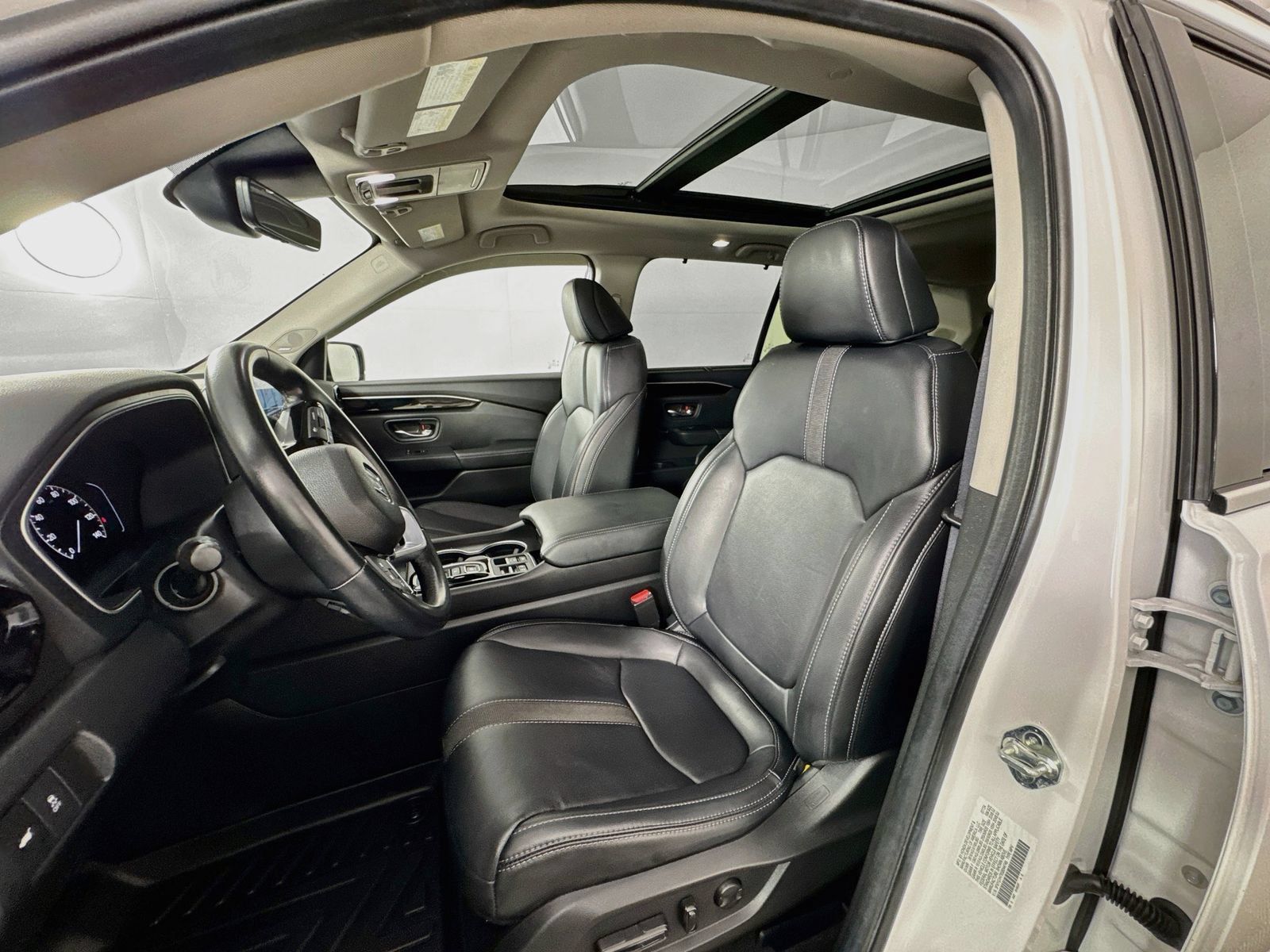 Used 2025 Honda Pilot Touring image 19