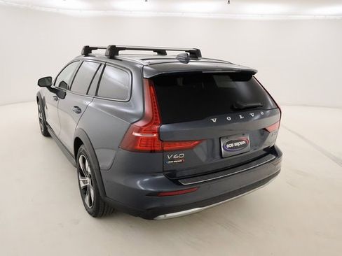 Used 2023 Volvo V60 B5 Cross Country Plus image 26