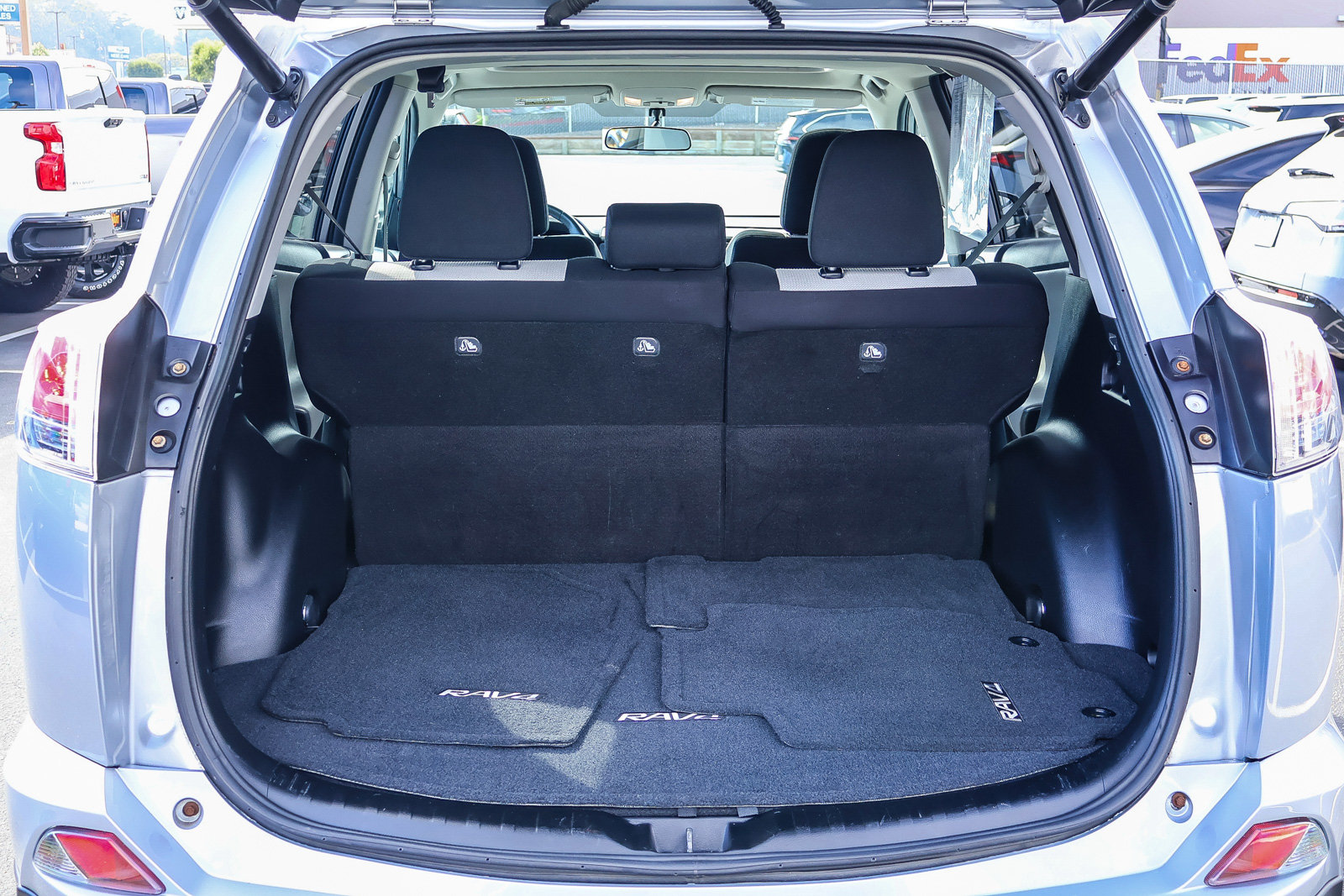 Used 2016 Toyota RAV4 XLE AWD/4WD image 16