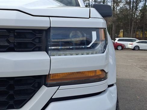 Used 2019 Chevrolet Silverado 1500 Custom w/ Custom Convenience Package image 11