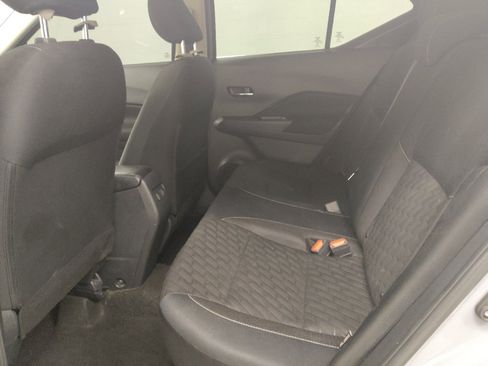 Used 2022 Nissan Kicks SV FWD image 18