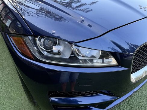 Used 2018 Jaguar F-PACE Premium image 9