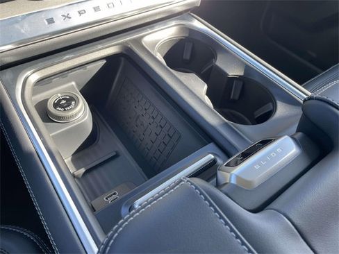 New 2025 Ford Expedition Max Platinum w/ Driver's Package image 10