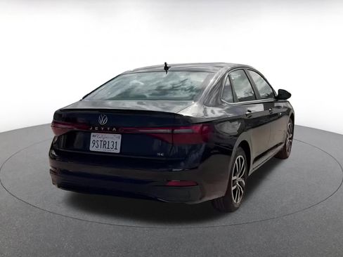 Used 2025 Volkswagen Jetta SE image 14