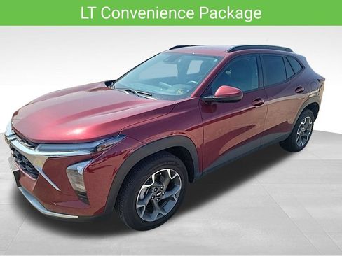 Used 2025 Chevrolet Trax LT w/ Driver Confidence Package FWD image 6