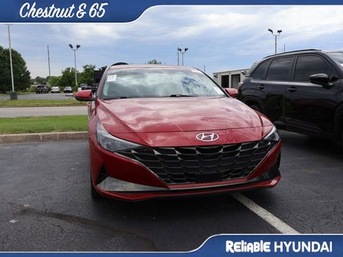 Used 2023 Hyundai Elantra Limited FWD image 3