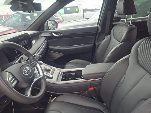 Used 2025 Hyundai Palisade Calligraphy AWD/4WD image 2