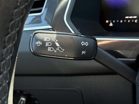 Used 2023 Volkswagen Tiguan SE R-Line FWD image 27