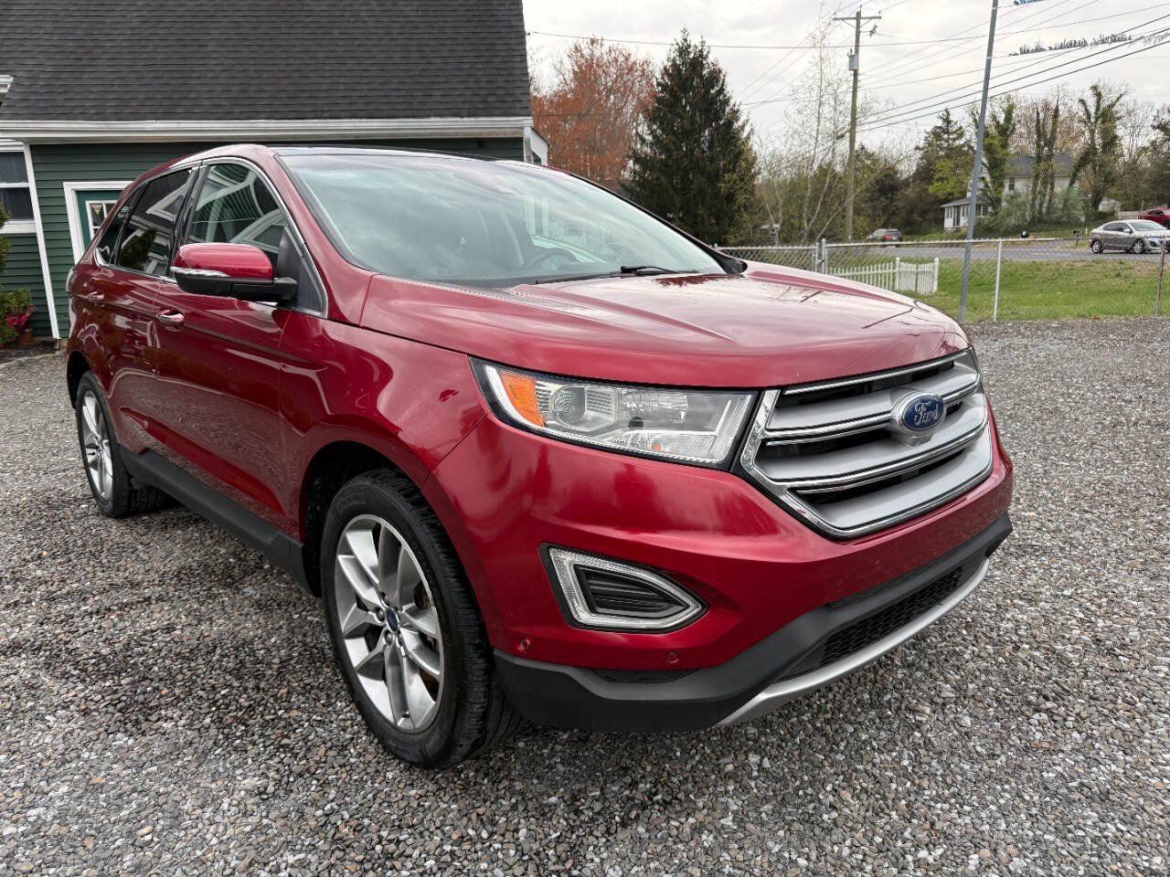 Used 2018 Ford Edge Titanium w/ Equipment Group 302A AWD/4WD image 2