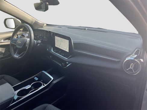 Used 2025 Chevrolet Equinox LT w/ Safety and Technology Package image 30