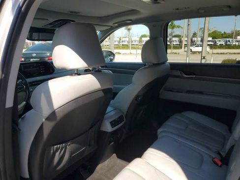 Used 2022 Hyundai Palisade SEL w/ 8P Bench Seat Package FWD image 18