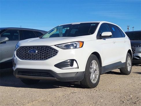 Used 2024 Ford Edge SEL image 3