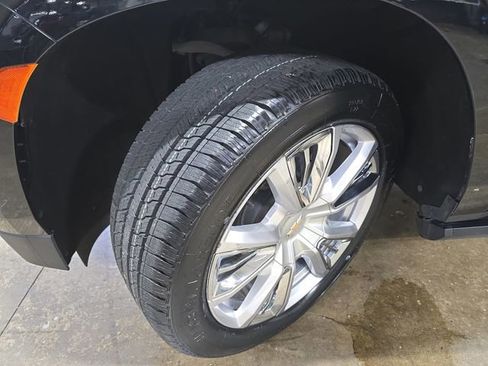 Used 2021 Chevrolet Tahoe High Country w/ Premium Package AWD/4WD image 35