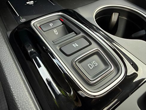 Used 2024 Honda Pilot Touring image 32
