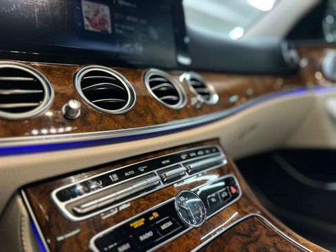 Used 2019 Mercedes-Benz E 300 4MATIC w/ Premium 1 Package image 26