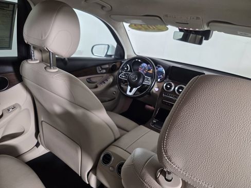 Used 2022 Mercedes-Benz GLC 300 4MATIC w/ Premium Package Lite image 31