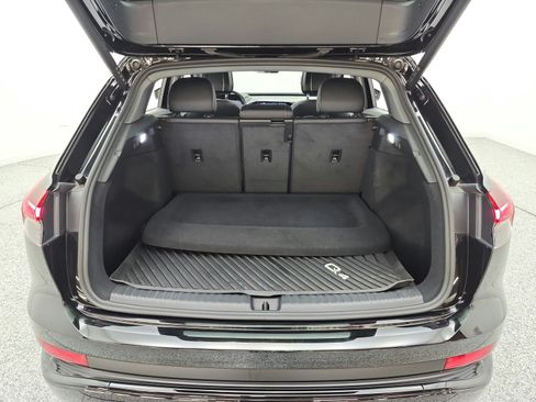 Used 2024 Audi Q4 e-tron Premium Plus AWD/4WD image 20