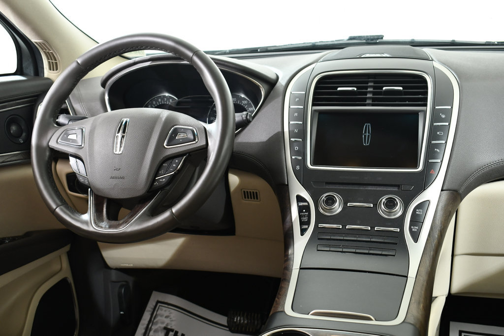 Used 2016 Lincoln MKX Reserve w/ Technology Package AWD/4WD image 8