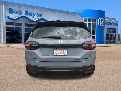 Used 2026 Honda Pilot Black Edition image 6