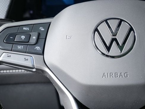 Certified 2025 Volkswagen Atlas Cross Sport SEL image 10