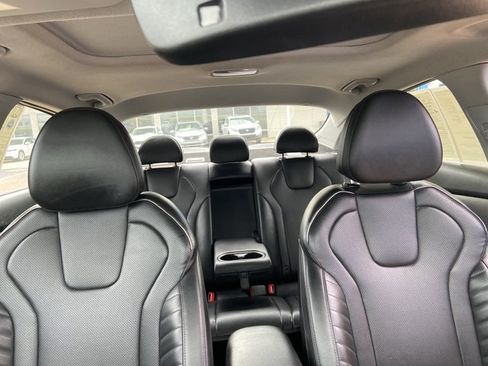 Used 2025 Hyundai Elantra Limited FWD image 19