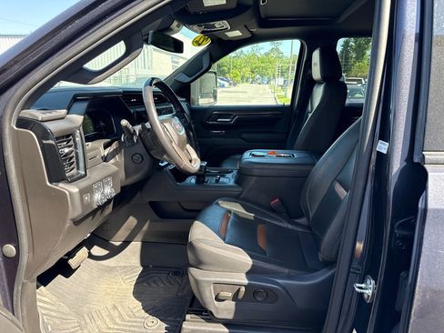 Used 2022 GMC Sierra 1500 AT4 w/ Sierra Safety Plus Package AWD/4WD image 11