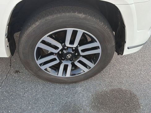 Certified 2024 Toyota 4Runner Limited AWD/4WD image 41