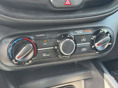 Used 2021 Kia Soul LX FWD image 18