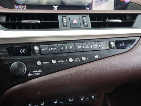 Used 2019 Lexus ES 350 Ultra Luxury w/ Accessory Package 2 image 27