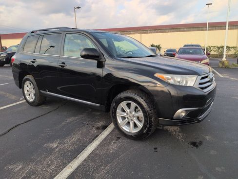 Used 2011 Toyota Highlander SE w/ Tow Pkg FWD image 8