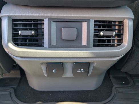 Used 2022 Ford F150 Lariat image 29