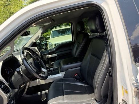Used 2020 Ford F250 Lariat w/ Lariat Value Package AWD/4WD image 11