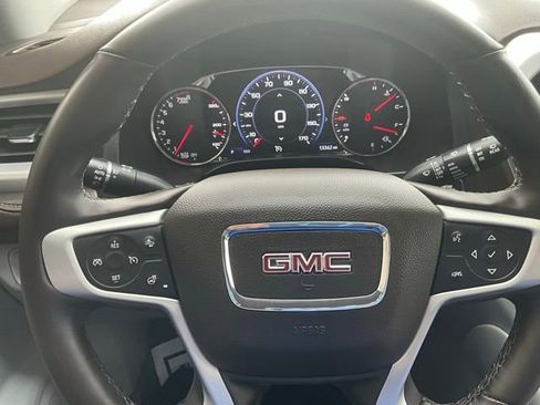 Used 2023 GMC Acadia SLT w/ Technology Package FWD image 13