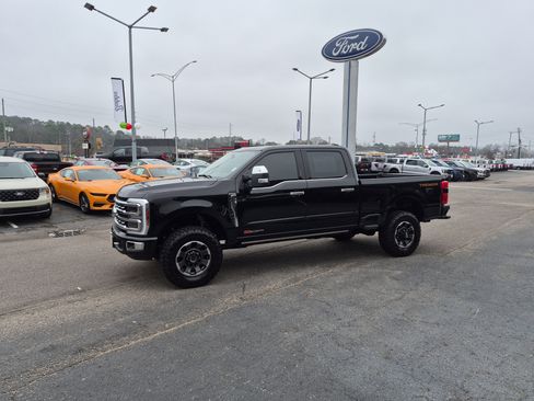 Used 2024 Ford F250 Platinum w/ Tremor Off-Road Package image 2