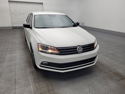 Used 2016 Volkswagen Jetta Sport image 14