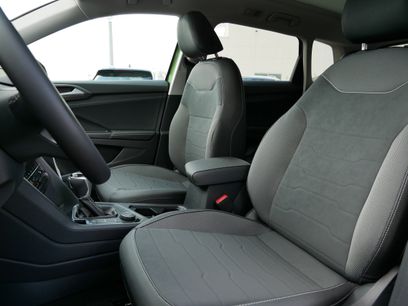 New 2025 Volkswagen Taos SE