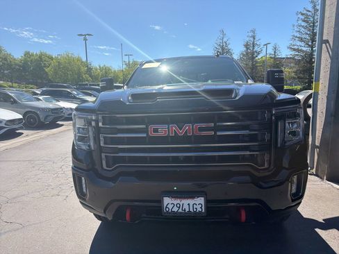 Used 2021 GMC Sierra 2500 AT4 w/ AT4 Premium Plus Package image 2