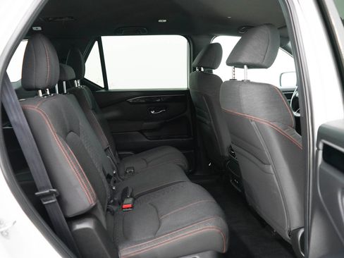 Used 2023 Honda Pilot Sport image 12