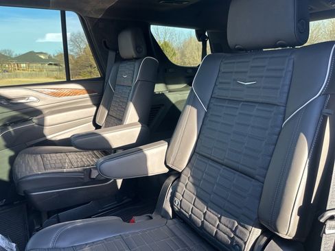 Certified 2024 Cadillac Escalade Sport Platinum w/ LPO, ONYX Package image 6