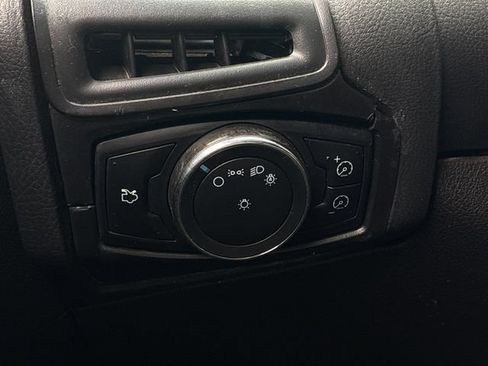 Used 2013 Ford Focus SE FWD image 24