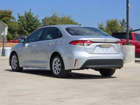 Used 2025 Toyota Corolla LE FWD image 3