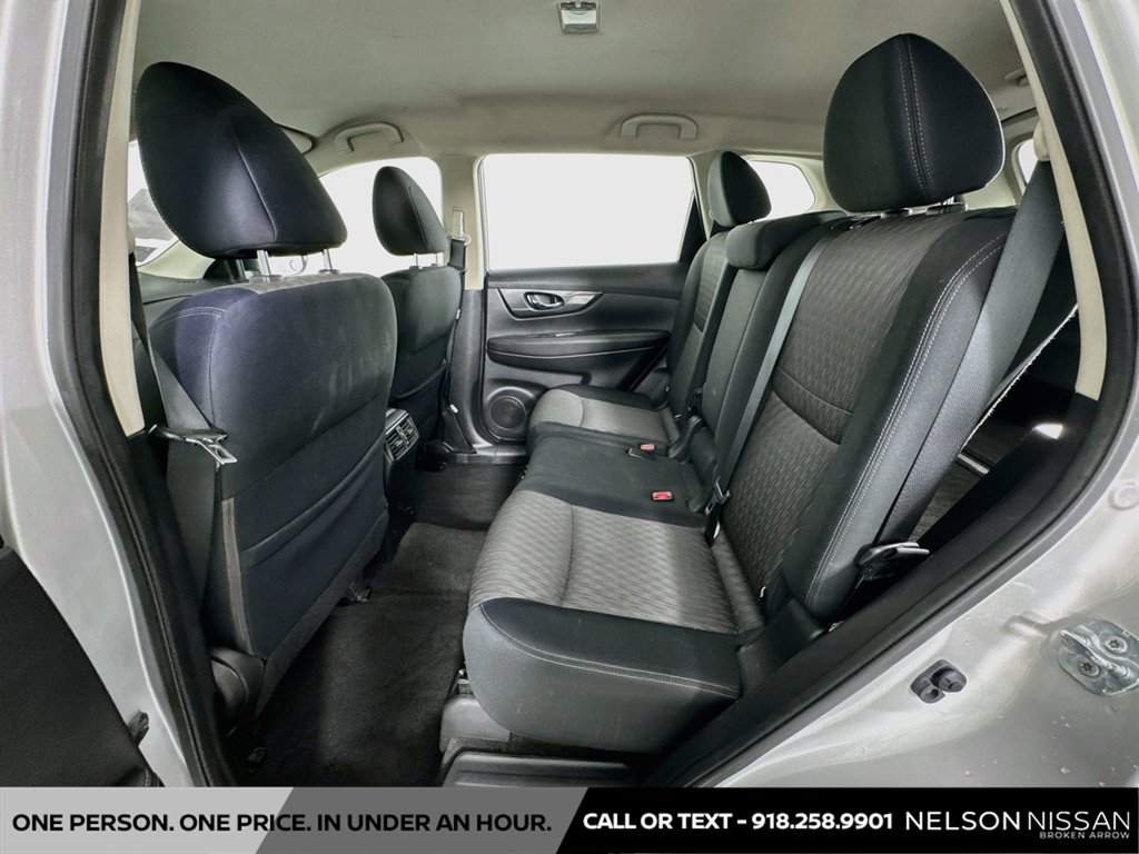 Used 2017 Nissan Rogue S FWD image 22