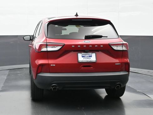 Used 2022 Ford Escape SE w/ SE Sport Appearance Package AWD/4WD image 2