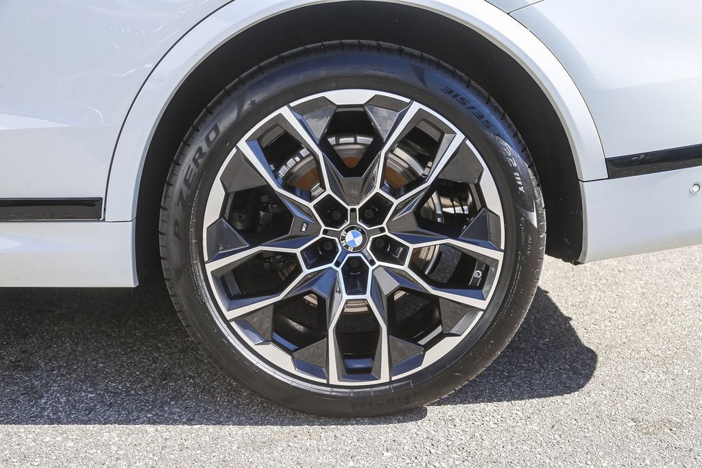Certified 2023 BMW X7 xDrive40i w/ M Sport Package AWD/4WD image 8