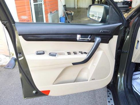 Used 2013 Kia Sorento EX w/ Premium Plus Pkg image 34