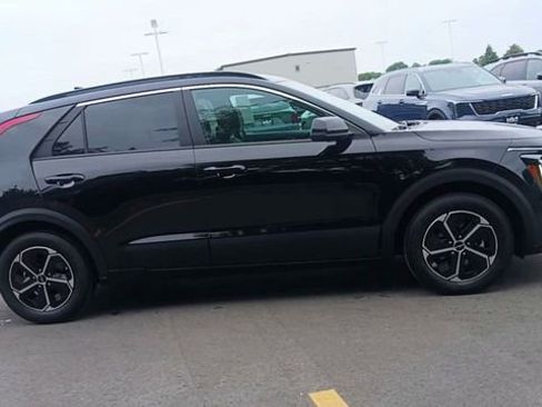 New 2026 Kia Niro LX FWD image 4