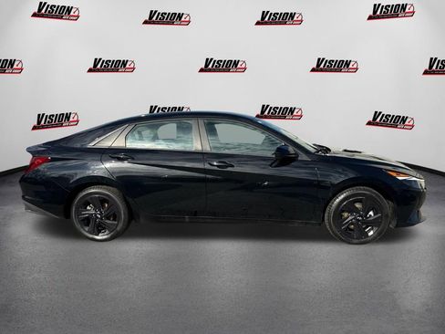 Certified 2021 Hyundai Elantra SEL image 4