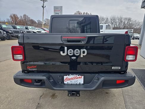 Used 2021 Jeep Gladiator Overland w/ Popular Equipment Package image 8