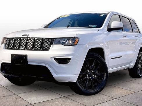 Used 2019 Jeep Grand Cherokee Altitude image 2