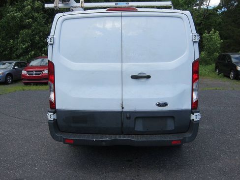 Used 2016 Ford Transit 250 130 Low Roof RWD image 4